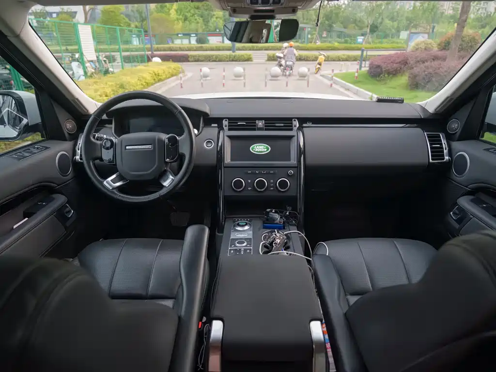 Land Rover Discovery 2020 — фото 8