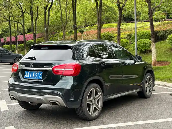 Mercedes-Benz GLA 2015