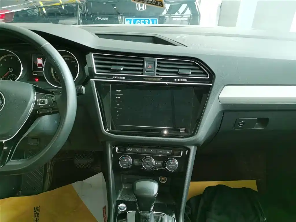 Volkswagen Tiguan L 2020 — фото 13