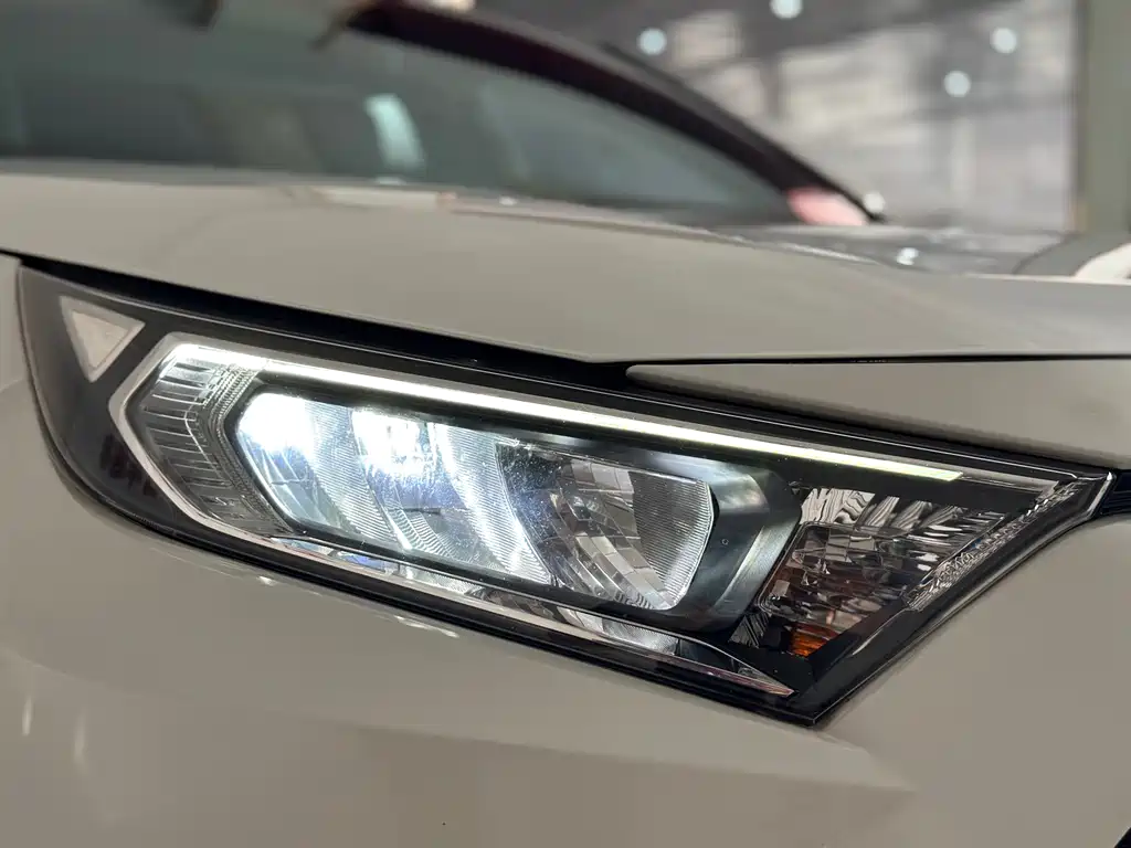 Toyota RAV4 2021