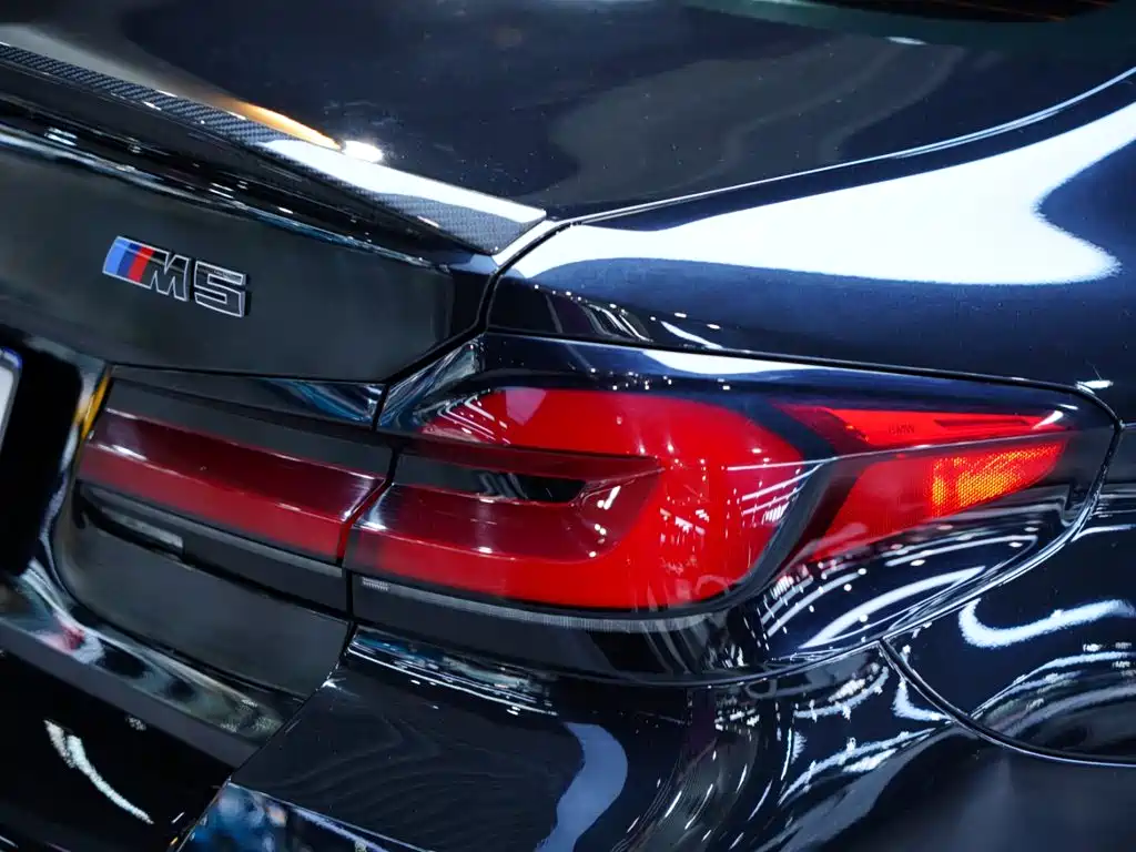 BMW M5 2021 — фото 11