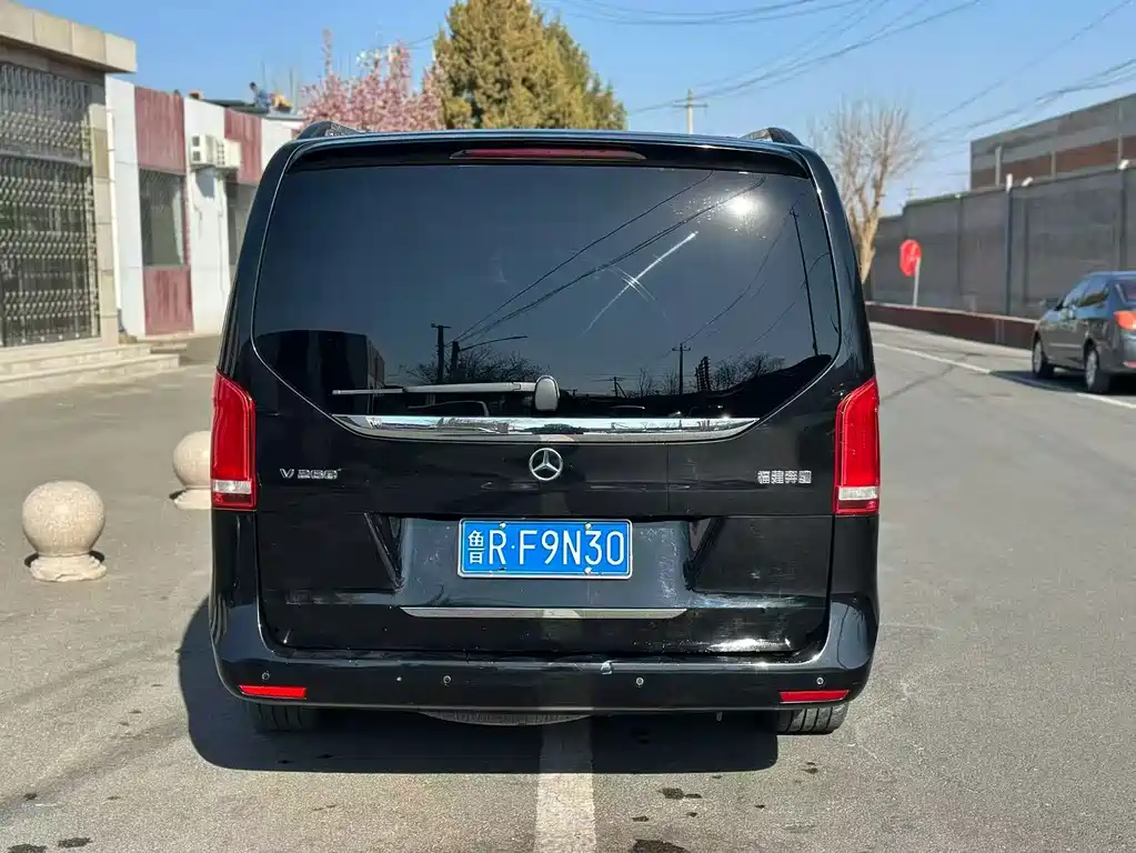 Mercedes-Benz V-Class 2020 — фото 4