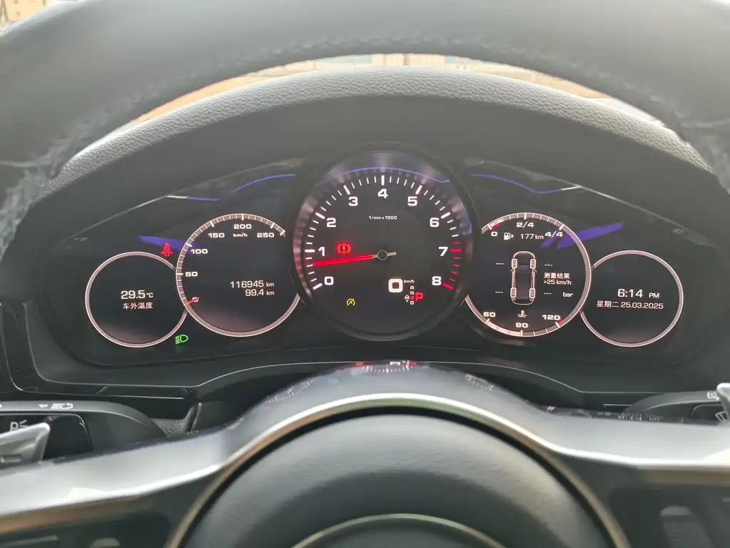 Porsche Cayenne 2018 — фото 19