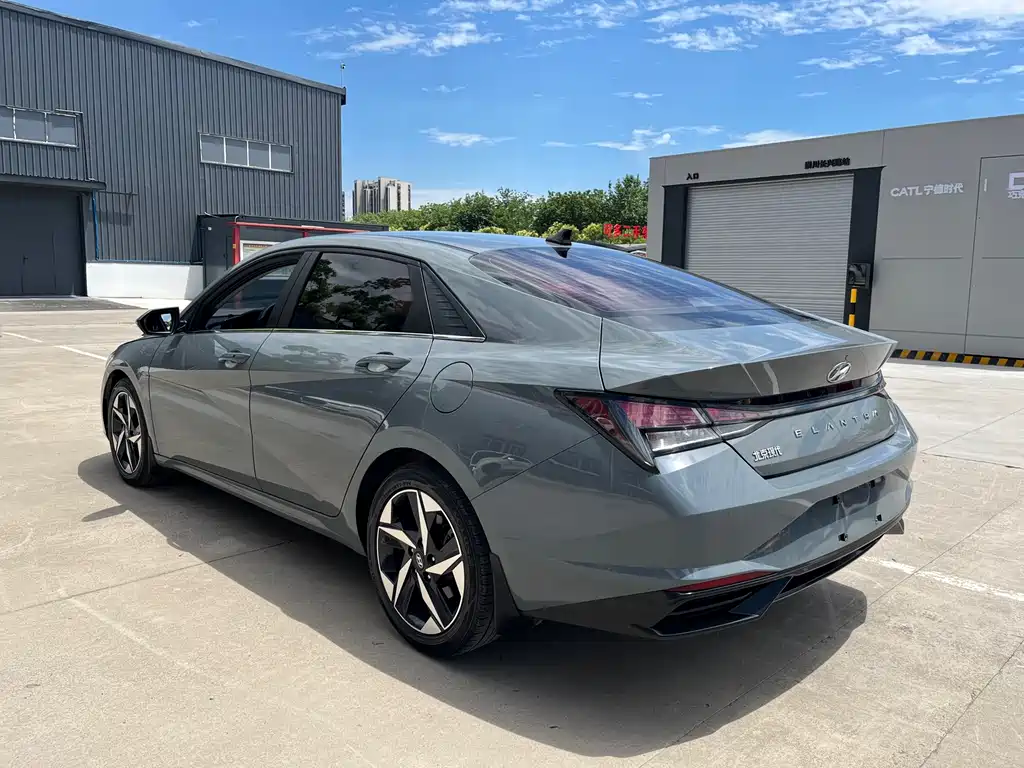 Hyundai Elantra 2021