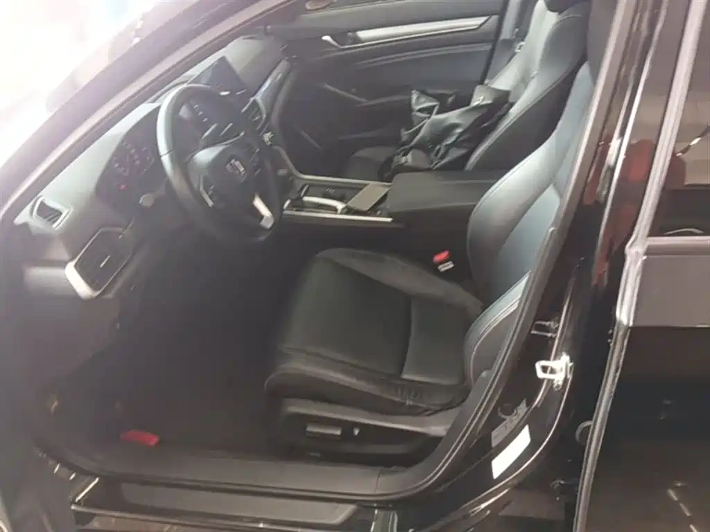 Honda Inspire 2021 — фото 15