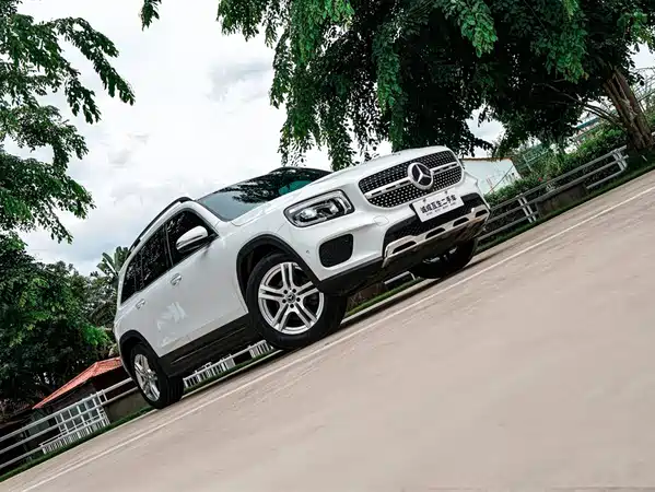 Mercedes-Benz GLB 2021
