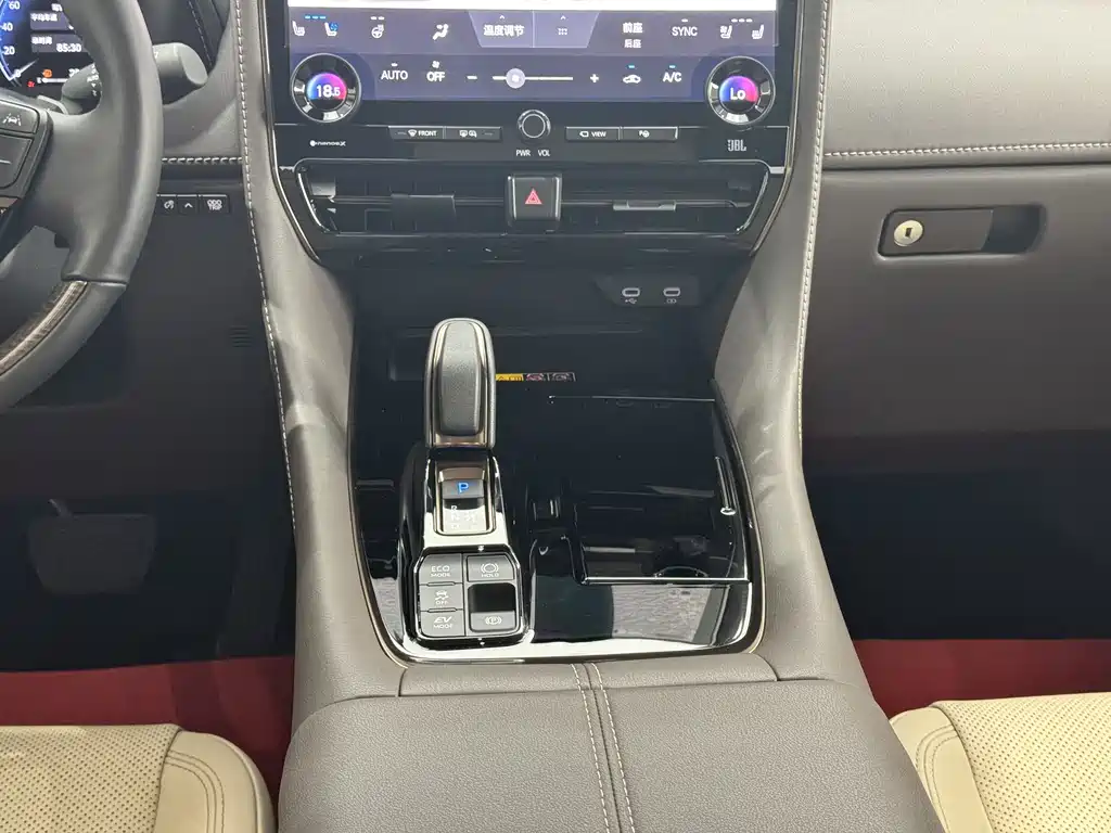 Toyota Alphard 2024 — фото 23