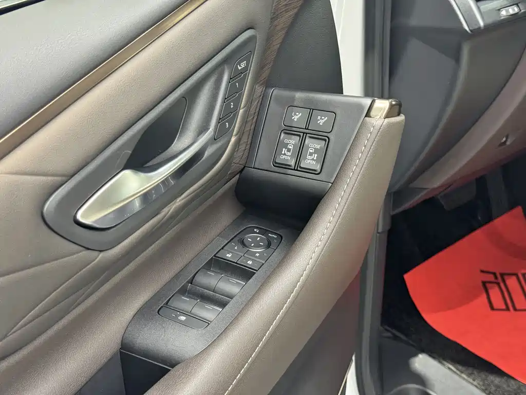 Toyota Alphard 2024 — фото 15