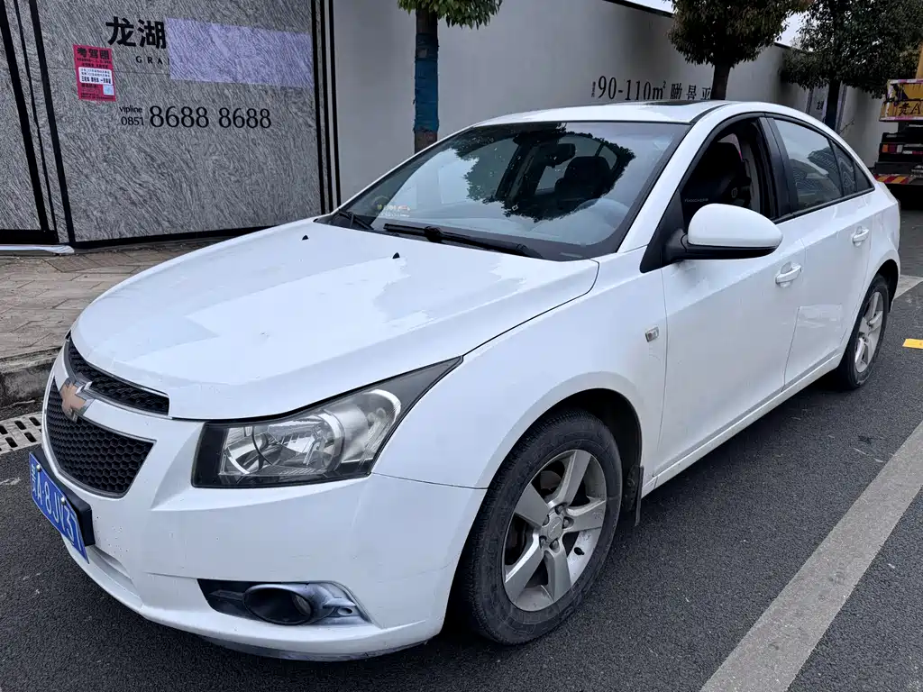 Chevrolet Cruze 2014 — фото 1