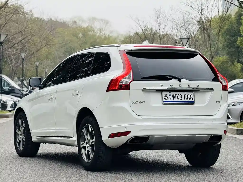 Volvo XC60 2014 — фото 7