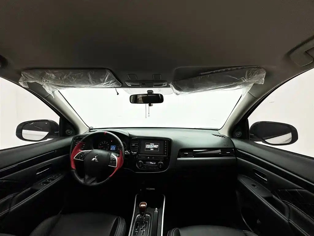 Mitsubishi Outlander 2022 — фото 15