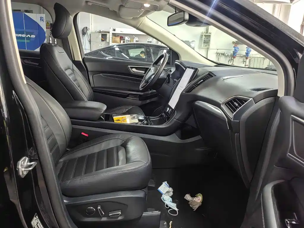 Ford Edge 2020 — фото 11