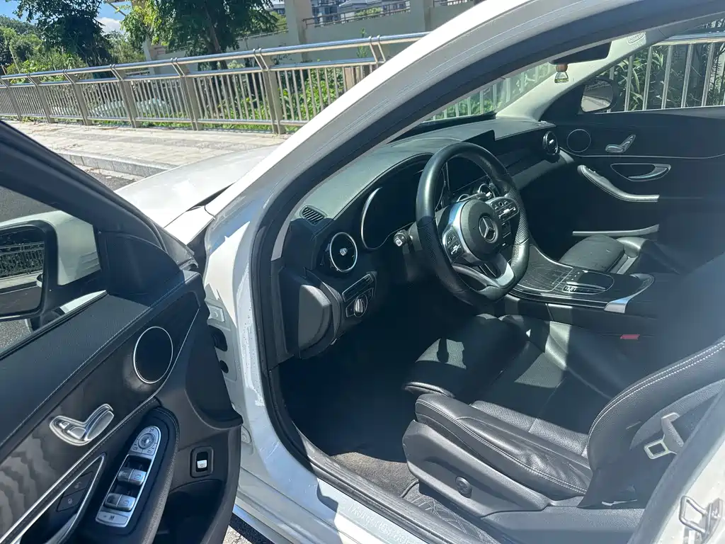 Mercedes-Benz C-Class 2020