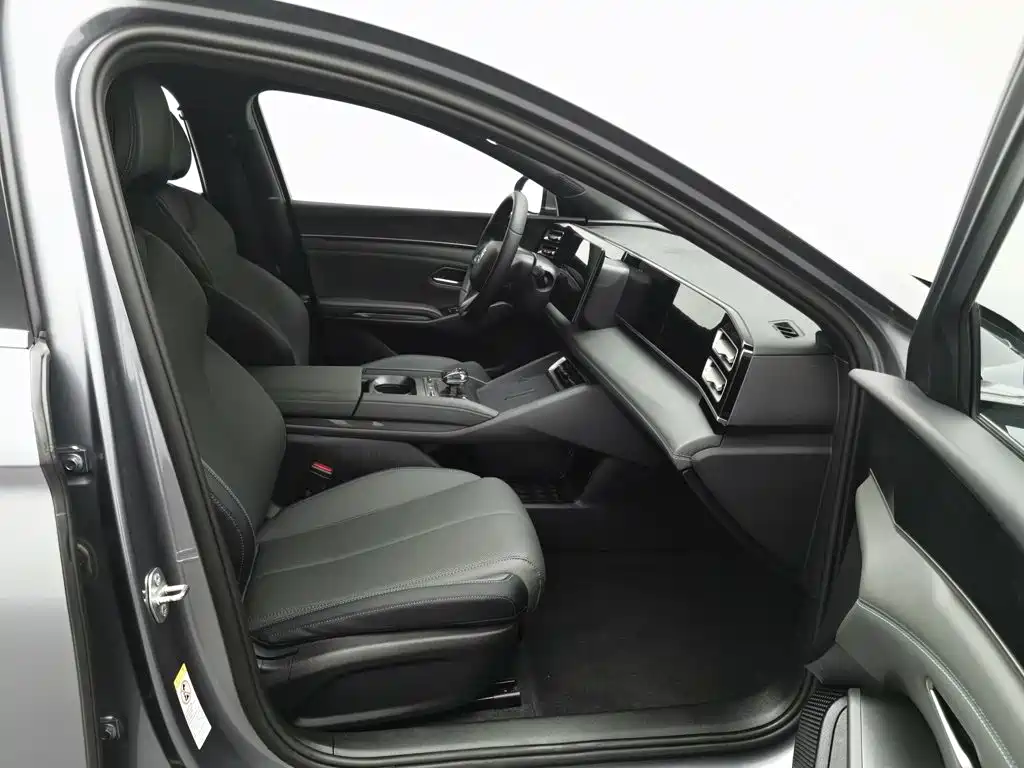 BYD Qin L 2025 — фото 23