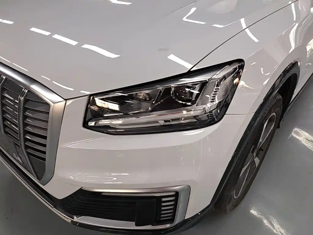 Audi Q2L E-Tron 2021 — фото 24