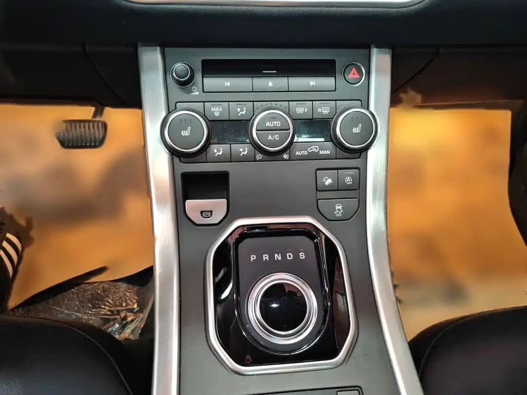 Land Rover Evoque 2018 — фото 12