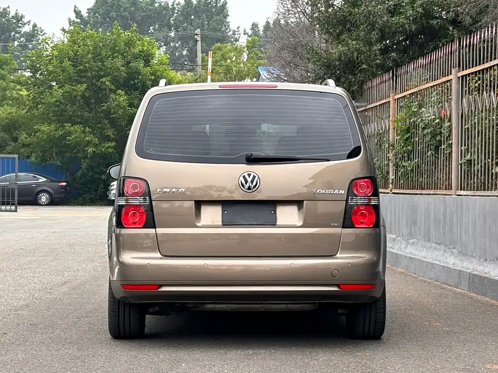 Volkswagen Touran 2015 — фото 4