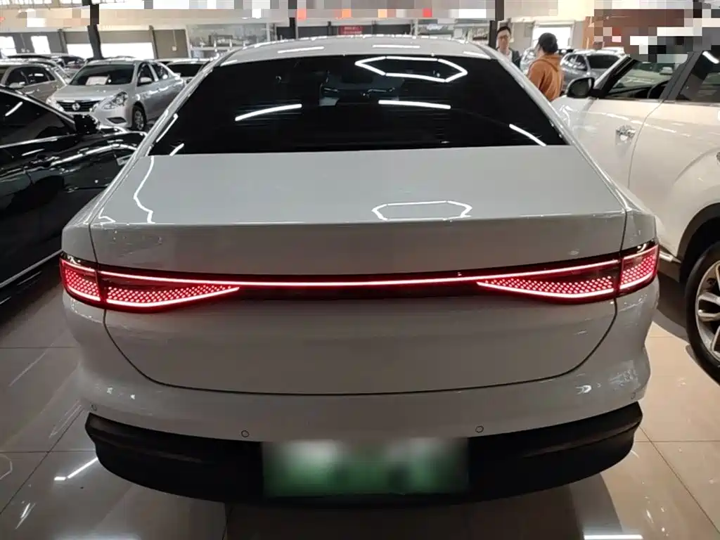 BYD Seal 05 DM-i 2025 — фото 4