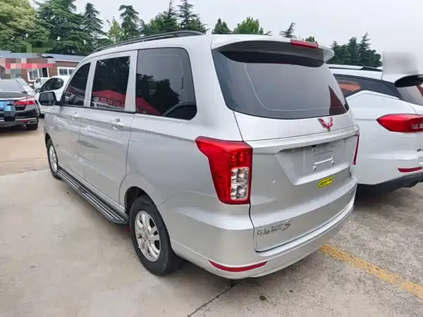 Wuling Hongguang 2018