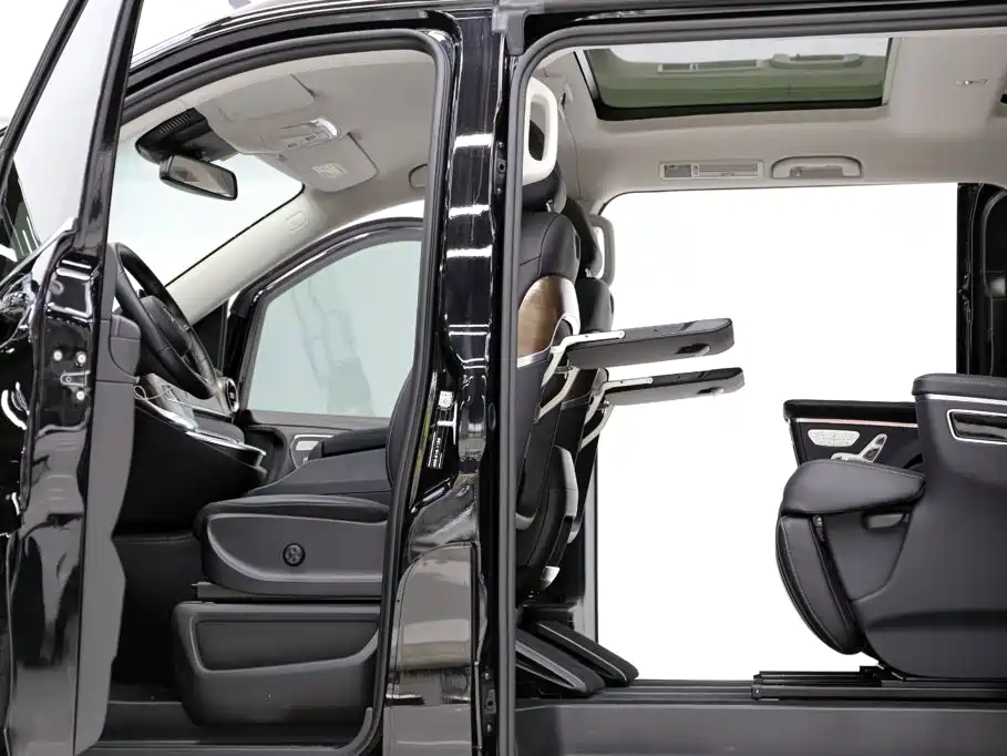 Mercedes-Benz V-Class 2022 — фото 6