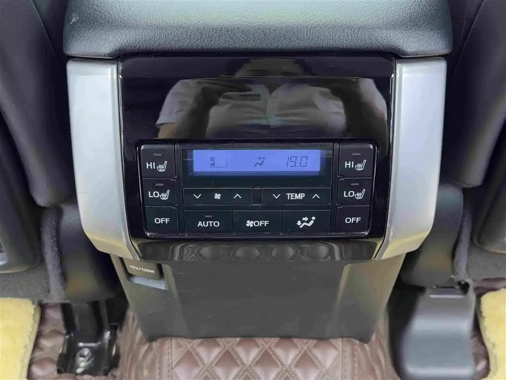 Toyota Prado 2019 — фото 13