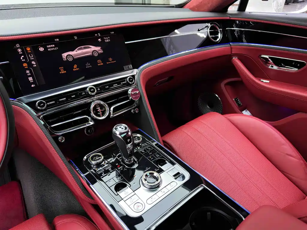 Bentley Flying Spur 2023 — фото 24
