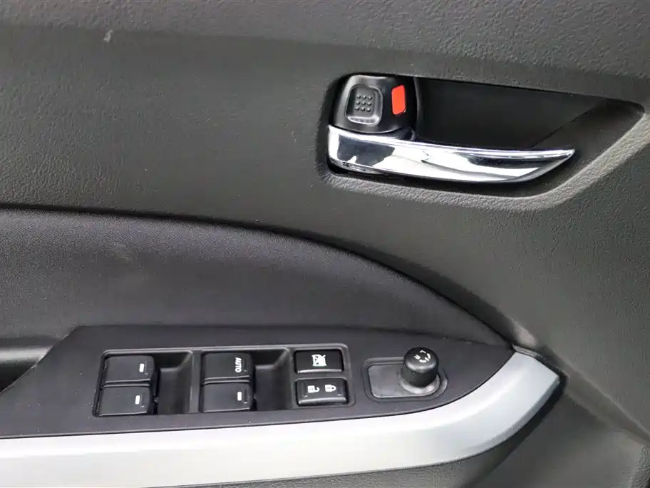 Suzuki Vitara 2018 — фото 12
