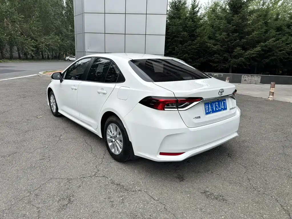 Toyota Corolla 2023 — фото 19