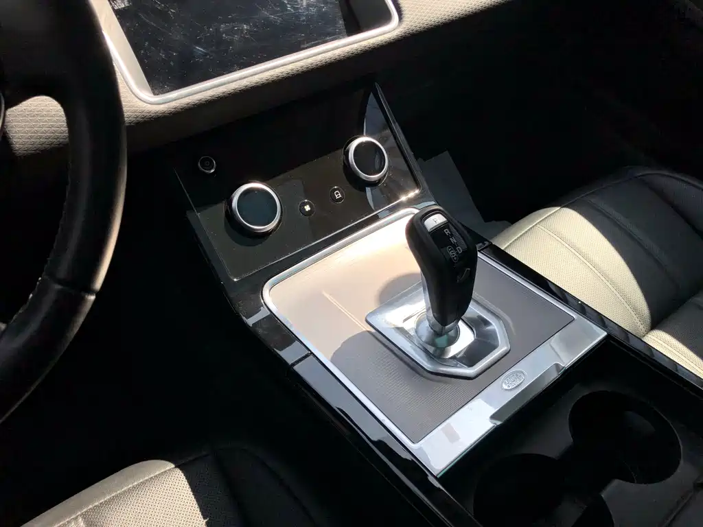Land Rover Evoque 2021 — фото 9