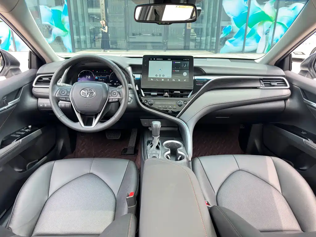 Toyota Camry 2021 — фото 14