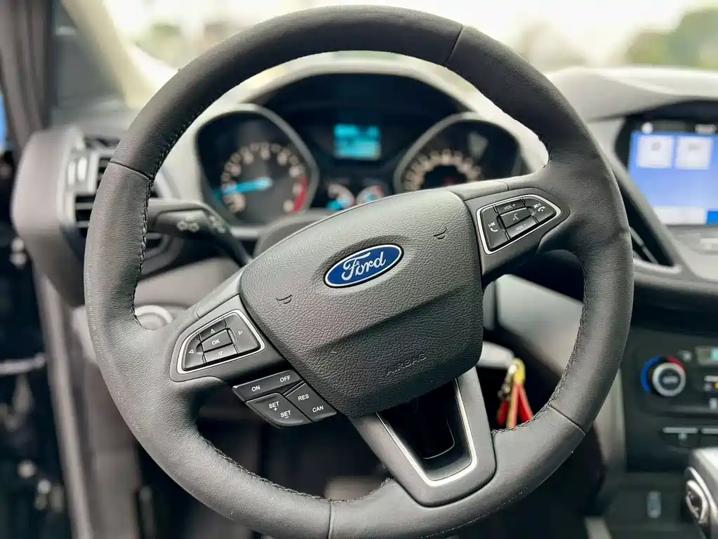 Ford Kuga 2020 — фото 17