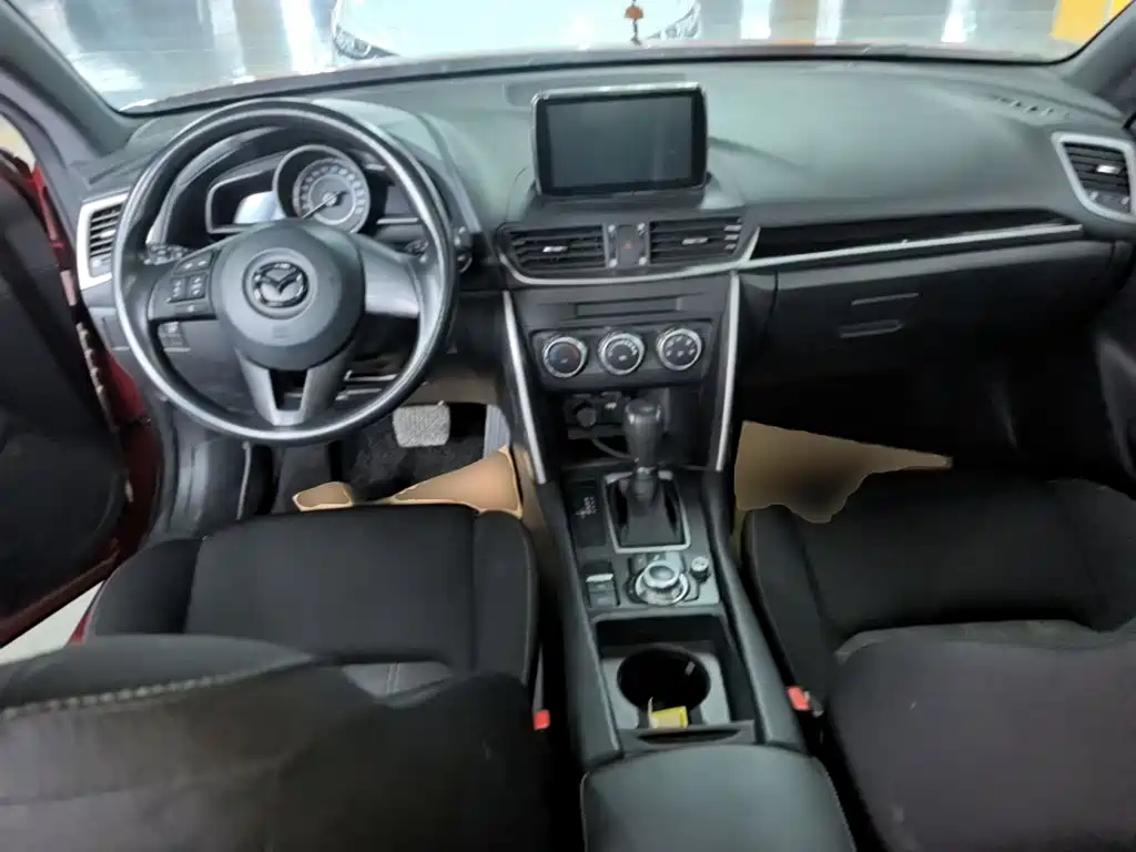 Mazda CX-4 2017 — фото 10