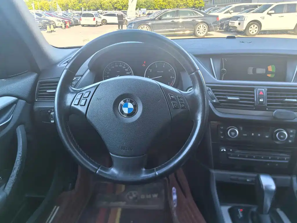 BMW X1 2013 — фото 13