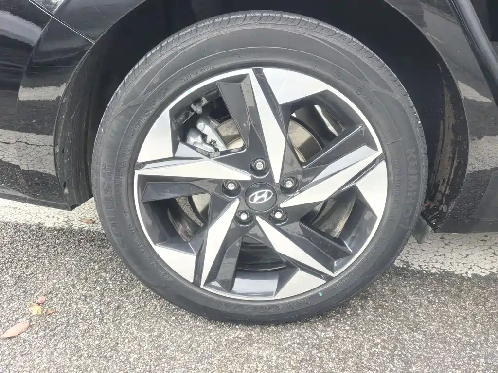Hyundai Elantra 2021 — фото 15