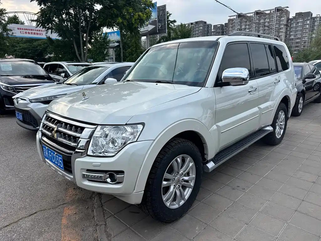 Mitsubishi Pajero 2018 — фото 1