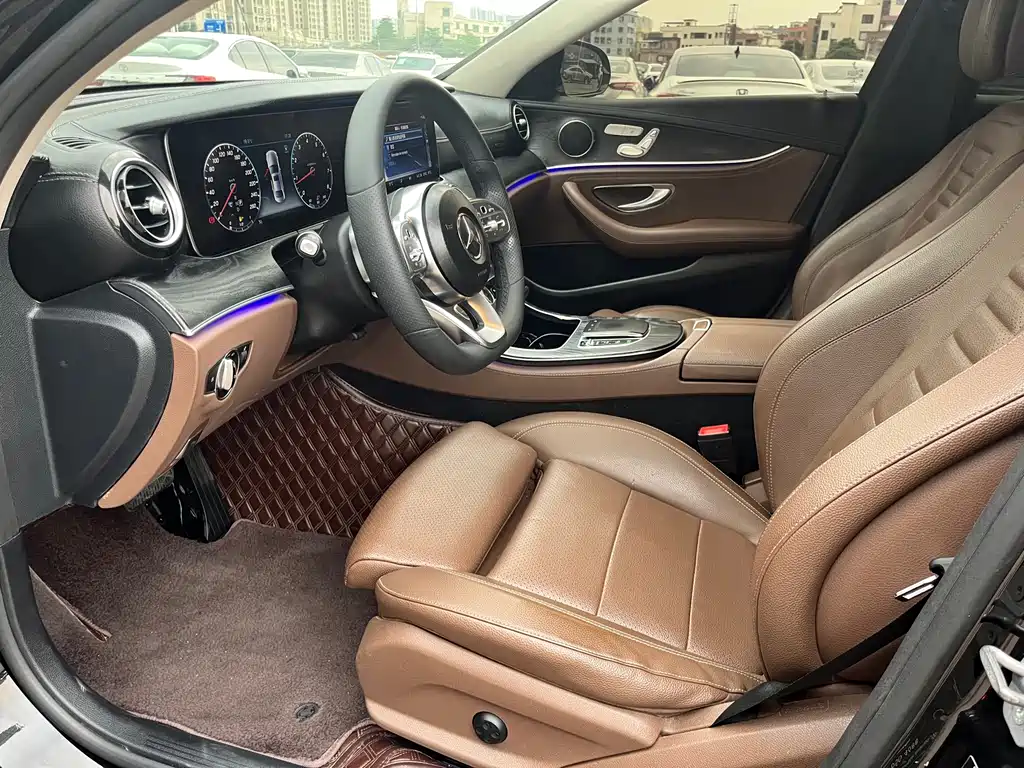 Mercedes-Benz E-Class 2019 — фото 13