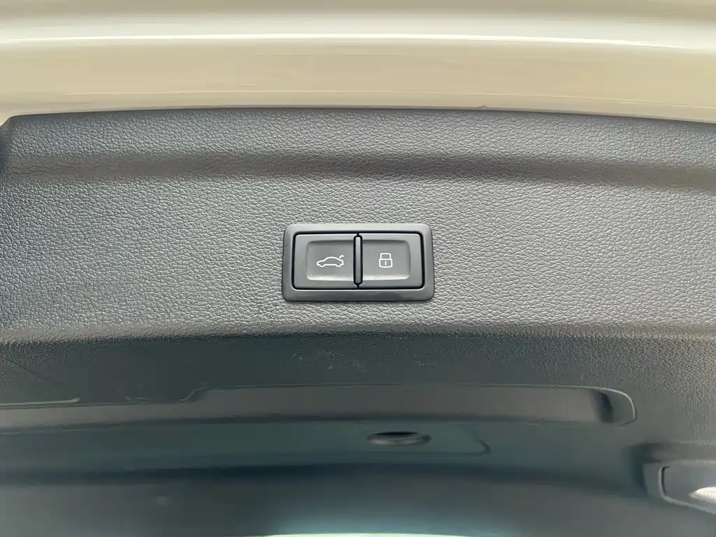 Audi Q3 Sportback 2023 — фото 12