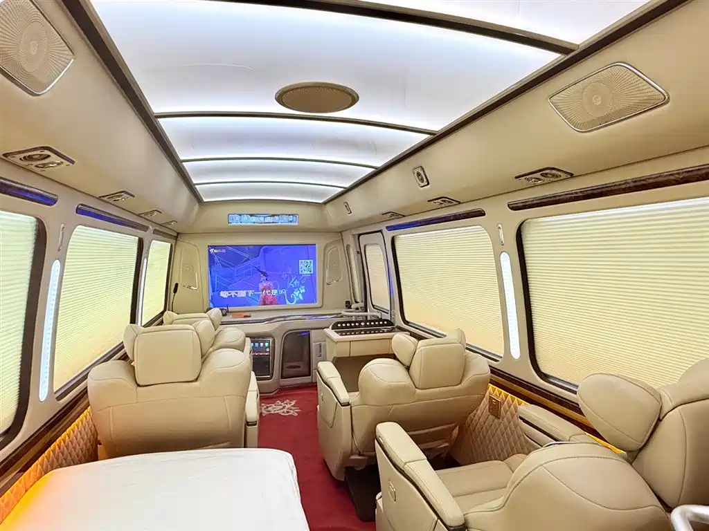 Toyota Coaster 2020 — фото 15