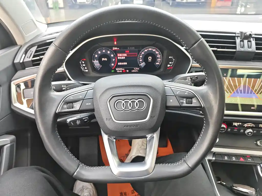 Audi Q3 2020 — фото 14