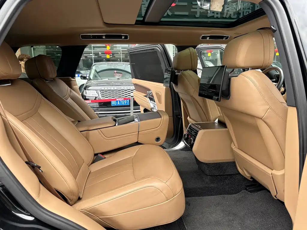 Land Rover Range Rover 2024 — фото 13