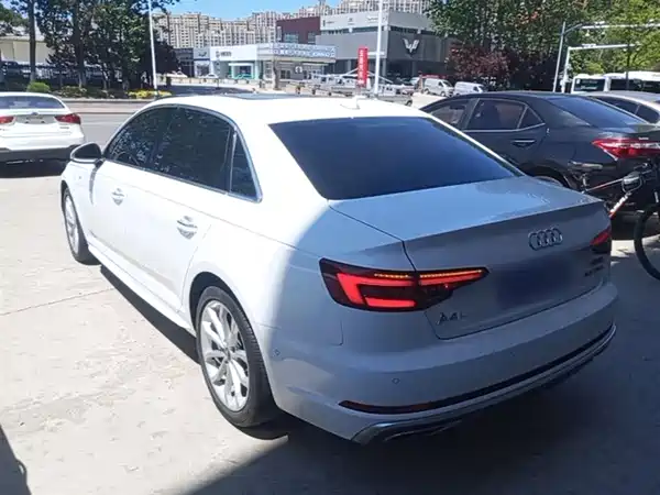 Audi A4L 2019