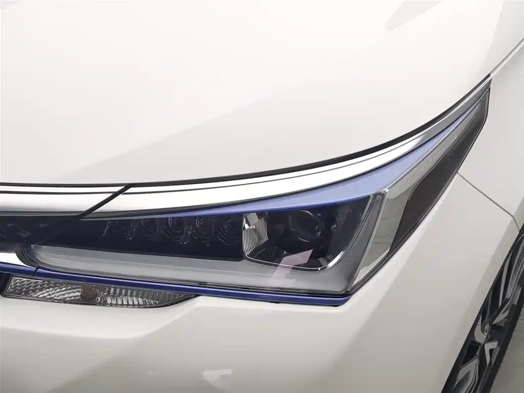 Toyota Corolla Hybrid 2022 — фото 7