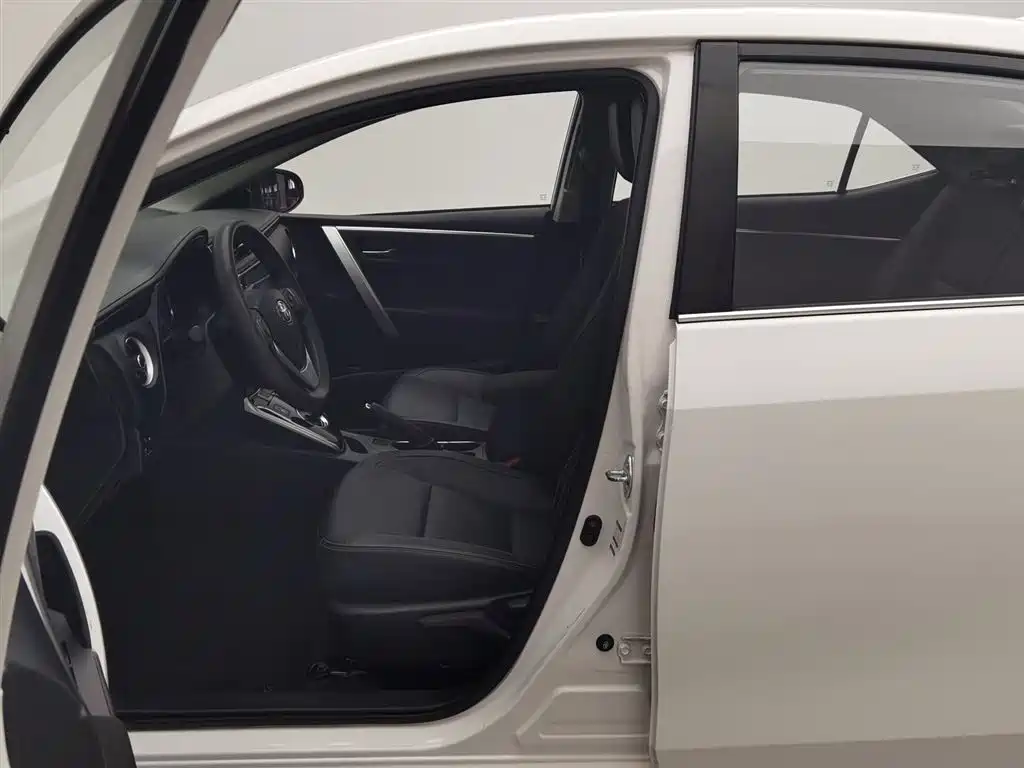 Toyota Corolla Hybrid 2022 — фото 10