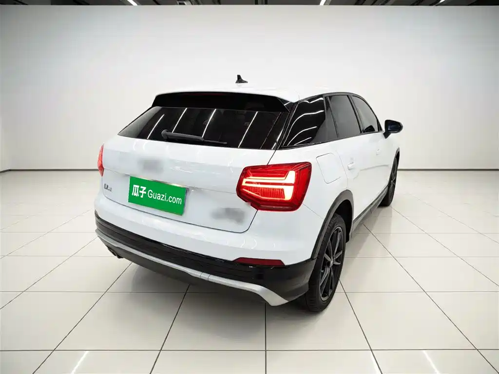 Audi Q2L 2019 — фото 5