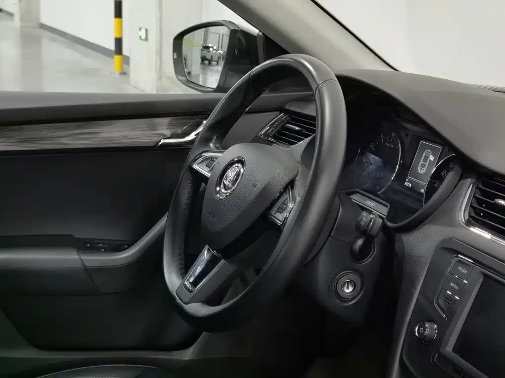 Skoda Octavia 2016 — фото 22