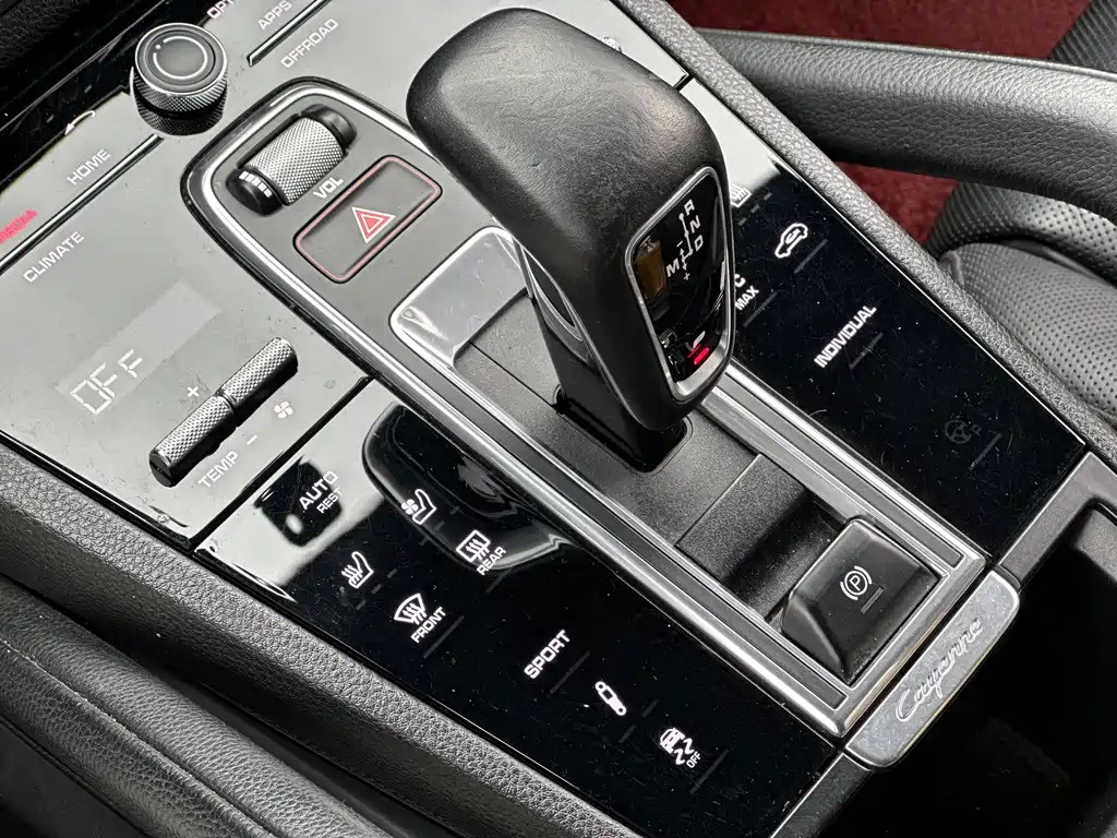 Porsche Cayenne 2020 — фото 15
