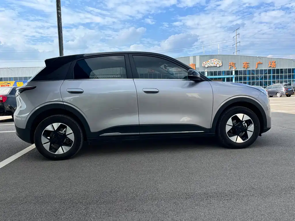 Geely Galaxy Starwish 2025 — фото 8