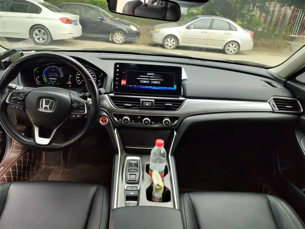 Honda Accord 2023 — фото 10