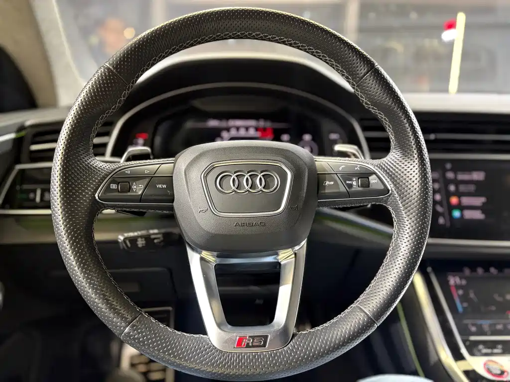 Audi RS Q8 2022 — фото 12