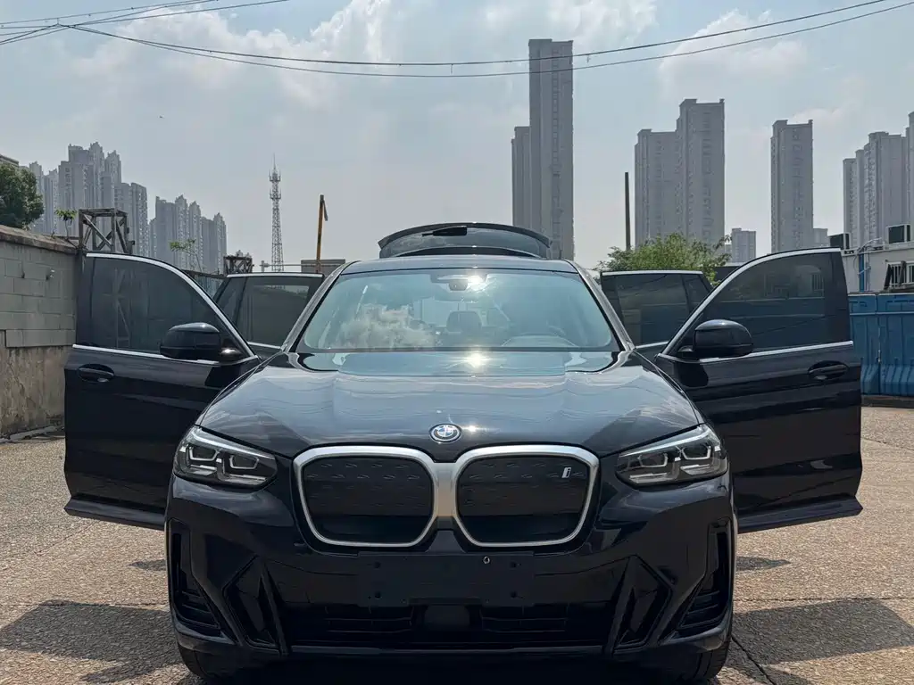 BMW iX3 2024 — фото 16